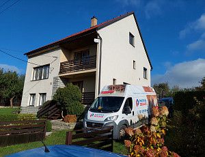 Zateplení stropu rodinného domu pomocí foukané izolace